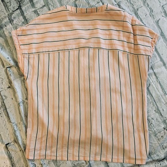 Universal thread cute spring top size XS - Picture 4 of 5